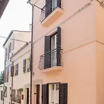 S187 - Nei Vicoli Di *