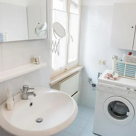 S187 - Nei Vicoli Di Sirolo